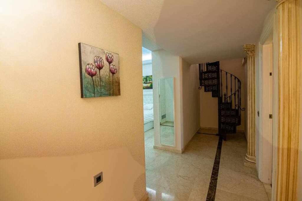 Lujosa Villa En Alhaurin De La Torre 7 Dormitorios Exterior photo