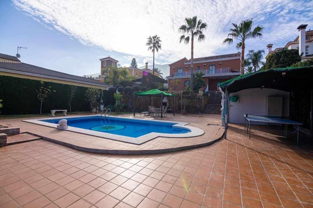 Lujosa Villa En Alhaurin De La Torre 7 Dormitorios Exterior photo